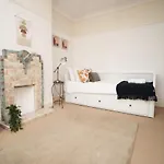 Melrose By Ty Sa - 4 Bedroom House In Cardiff